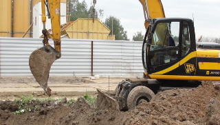 Выкопать яму экскаватором в Алейске от 953 руб. - 2Землекопа-Лук 